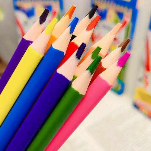 مداد رنگی ۱۲ رنگ پاک کن دار سه گوش تکنو